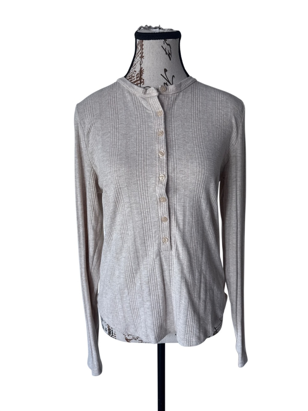 American Eagle Women's oatmeal Button-Up Ribbed Long Sleeve Top w/ buttons, XL
